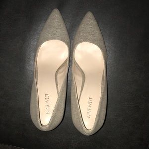 Nine West beige/faux snake skin Gwendle sz 9 1/2M